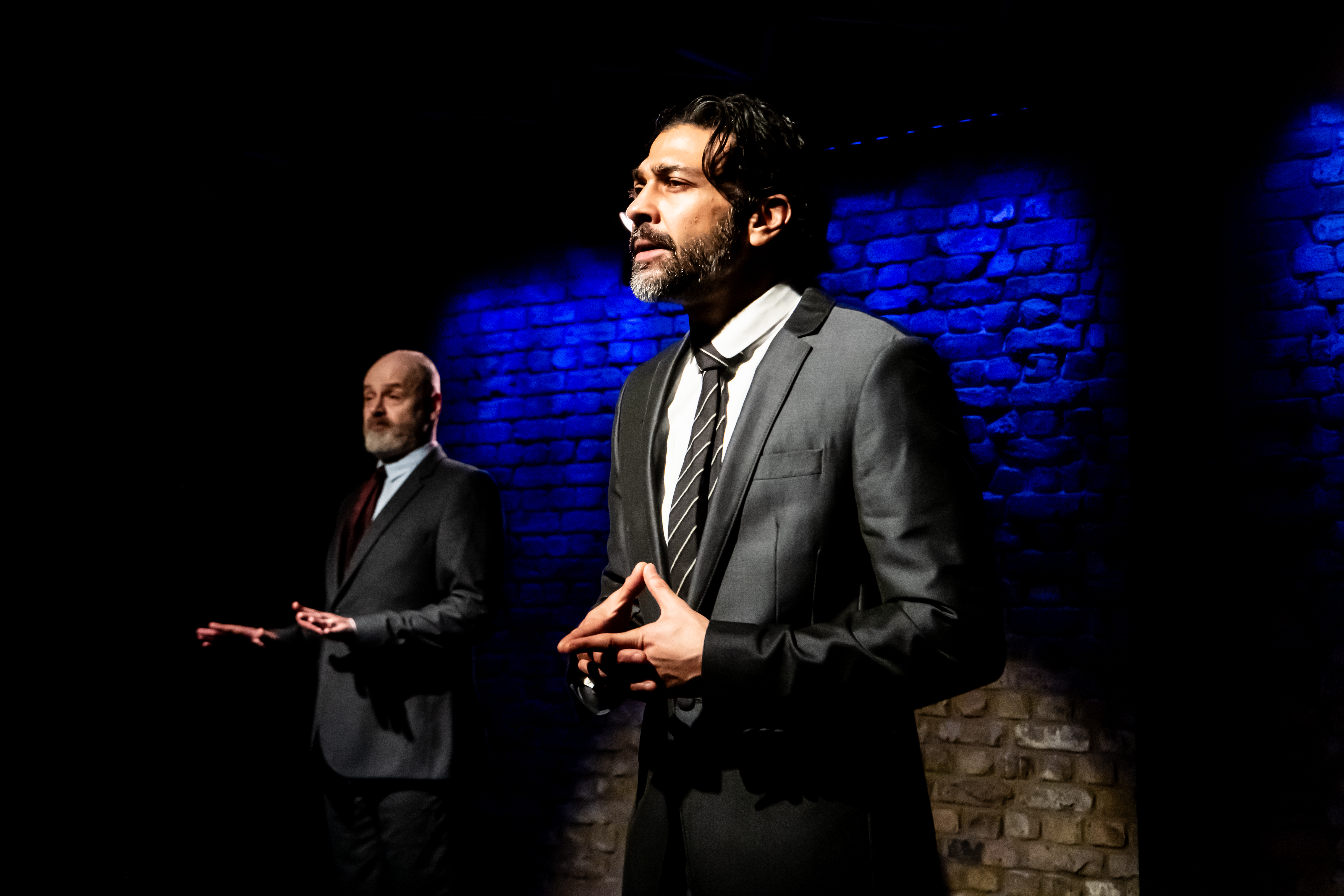 Borders — blue light